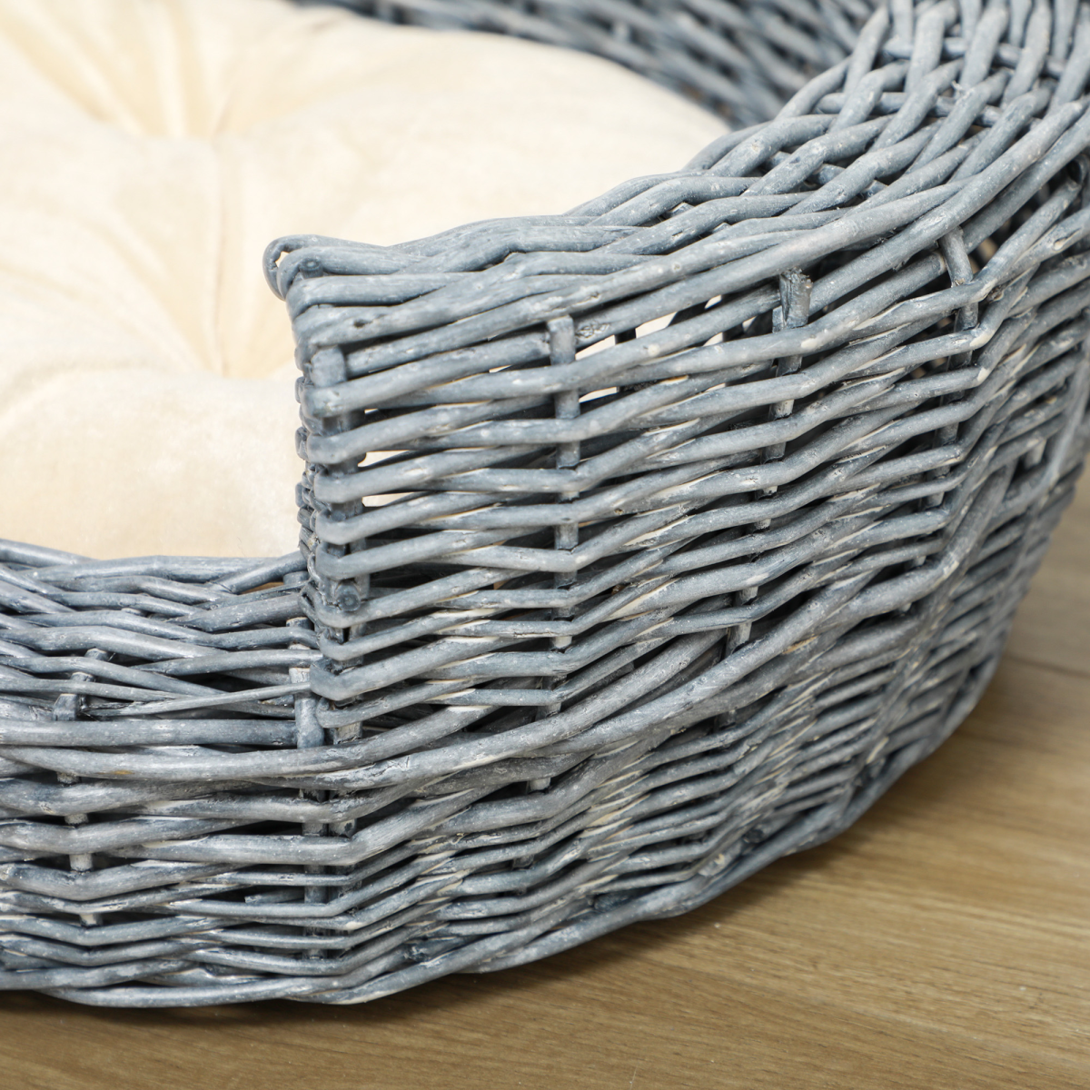 Elevated Wicker Pet Sofa Bed for Dogs & Cats